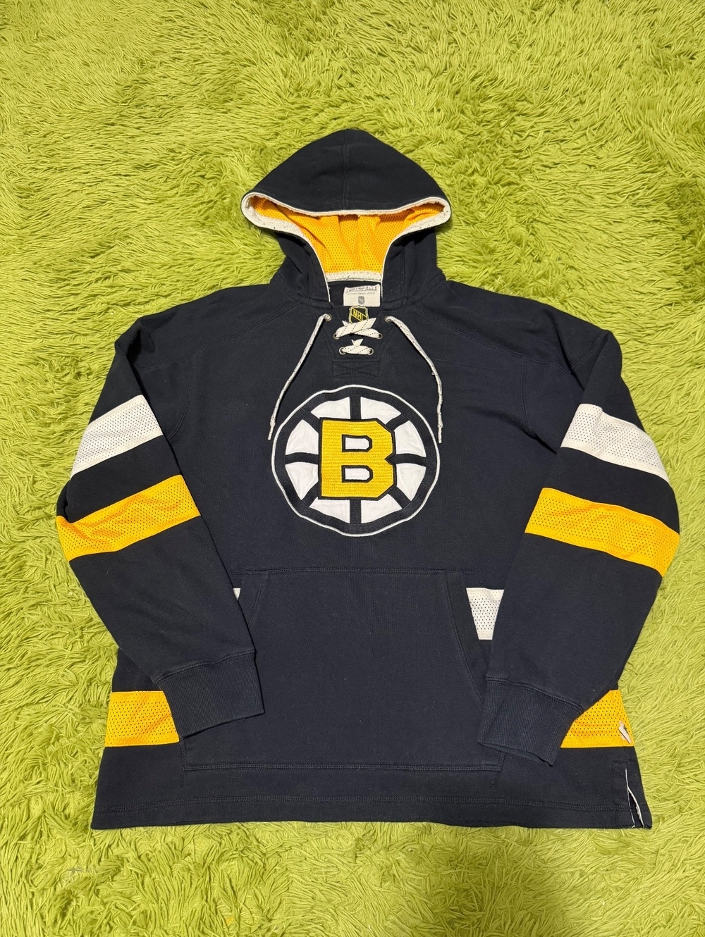 CCM Boston Bruins Laced Up Hoodie Size Large Black